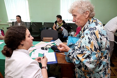 Сотрудники ГомГМУ провели лечебно-консультативный выезд на базе ОАО \"Искра Ветка\"