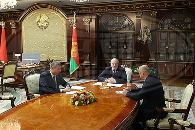 Лукашенко потребовал укрепить позиции Беларуси на российском рынке