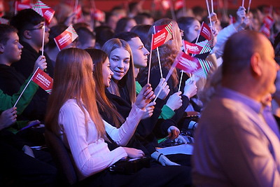 Ярко, красочно, масштабно! Концерт \"Время выбрало нас\" прошел в Орше