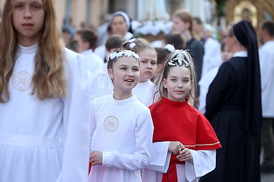 В Гродно прошел крестный ход в праздник Тела и Крови Христовых