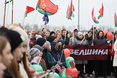 Символ сохранения наших традиций. Тематический мурал \"Марафона единства\" открыли в Бобруйске