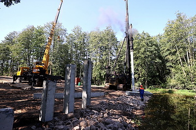 В Гродненском районе возводят новый мост на месте разрушенного ливнями