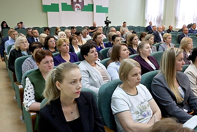 Подготовку школ и детсадов Шарковщинского района обсудили на заседании с участием Сергеенко