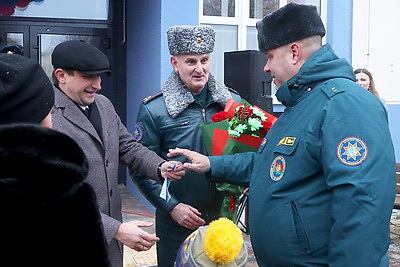Спасателям Могилевской области вручили ключи от арендного жилья