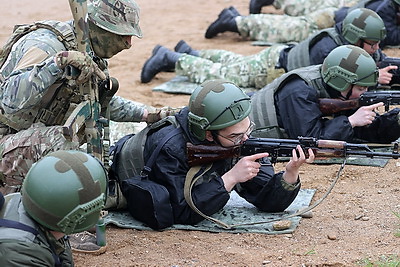 Учебные стрельбы военнослужащих, призванных на срочную службу во внутренние войска МВД