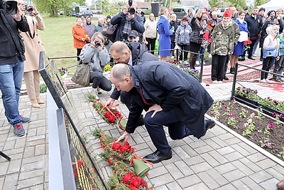 Мемориальную плиту с именами 60 воинов РККА установили на братской могиле в Оршанском районе