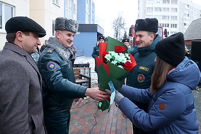 Спасателям Могилевской области вручили ключи от арендного жилья