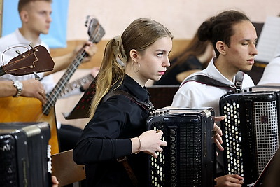 \"Мягкая и объединяющая сила искусства разрушает все барьеры\". Дирижер Акулович о творческих тандемах