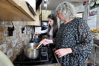 Где согреваются сердца: поздравление с 8 Марта получает Татьяна Баритоль от своих детей