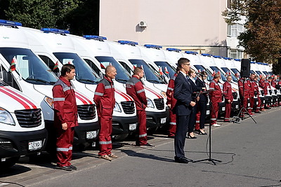 Для здоровья горожан. 23 автомобиля скорой помощи поступили в систему здравоохранения Гомеля