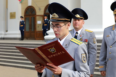 Молодые сотрудники СК приняли присягу в свой профессиональный праздник