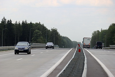 Головченко открыл реконструированный участок автодороги Р53 от Смолевичей до Жодино