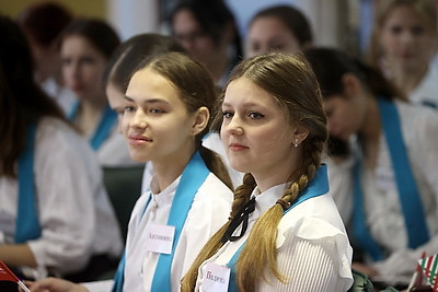 \"Нескучная НЕлекция\": в Пинске проходят встречи с молодежью