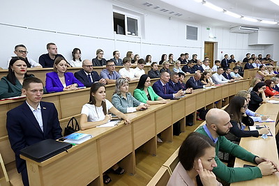 Вольфович встретился со слушателями и преподавателями Академии управления