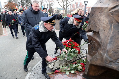 Монумент \"Древо жизни\" в память о жертвах геноцида белорусского народа установили вблизи Брестской крепости