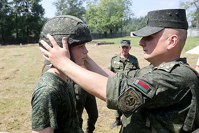 Смена военно-патриотического лагеря проходит на базе 72-го ОУЦ