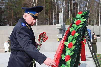 В Беларуси отдают дань памяти жителям деревни Хатынь