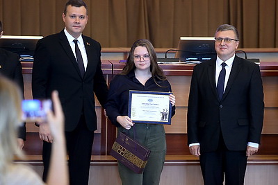 Победителей выставки-конкурса \"100 инноваций молодых ученых\" наградили в Минске