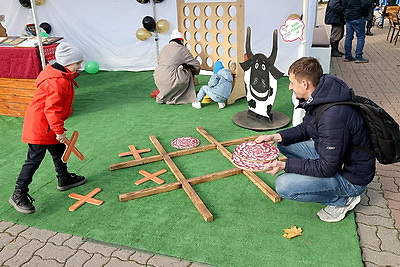 Это все мое родное: городской квест проходит на \"Марафоне единства\" в Гомеле