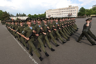 Белорусские военные готовятся к военному параду