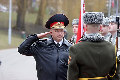 Кубраков почтил память погибших сотрудников милиции