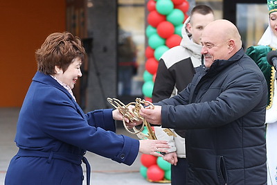 Многофункциональная и современная. В Осиповичах открыли новую школу