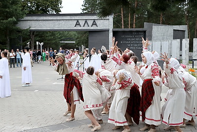 На мемориале \"Ола\" почтили память невинных жертв войны