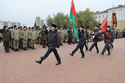 Военнослужащие нового пополнения внутренних войск МВД приняли присягу в Витебске