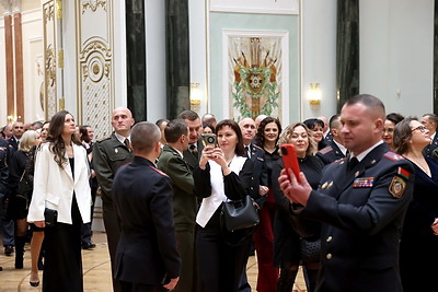 На страже мира и спокойствия. Дворец Независимости в Минске принял самую масштабную экскурсию в истории