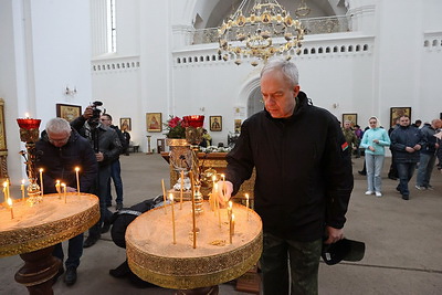 \"Эту традицию нужно сохранять, развивать и приобщать молодежь\". Сергеенко о субботниках