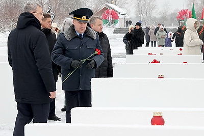 Головченко открыл музей \"Детям - жертвам войны\" в Красном Береге