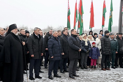 Головченко открыл музей \"Детям - жертвам войны\" в Красном Береге