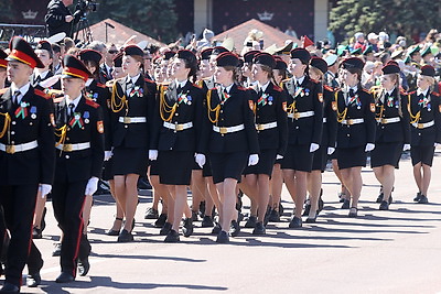Парадом Победы прошло более 20 единиц военной техники на главной площади Гомеля
