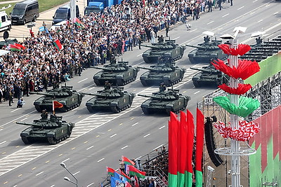 Военный парад в честь Дня Независимости прошел в Минске