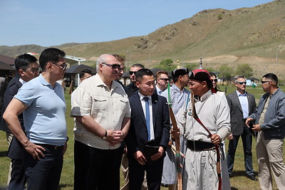 Лукашенко посетил загородный центр монгольской культуры