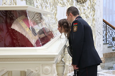 На страже мира и спокойствия. Дворец Независимости в Минске принял самую масштабную экскурсию в истории