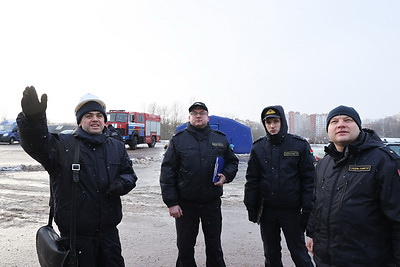 Следователи работают на месте пожара в ТЦ \"Беларусь\" в Витебске