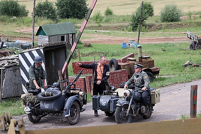 На \"Линии Сталина\" прошла реконструкция боя 1944 года