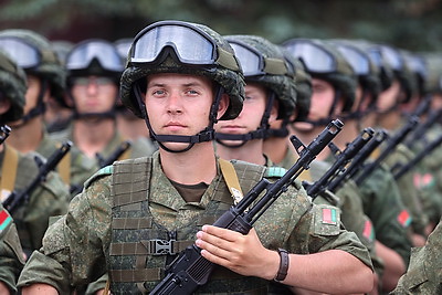 Белорусские военные готовятся к военному параду