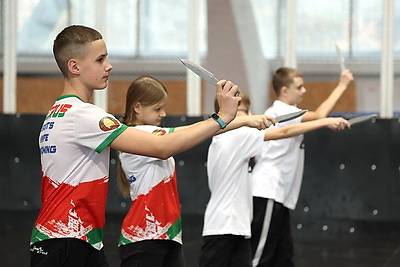 Чемпионат и первенство мира по спортивному метанию ножа стартовали в Минске