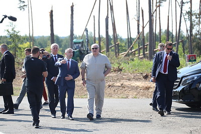 Лукашенко совершил рабочую поездку в Мозырский район