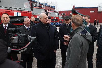 Лукашенко ознакомился с производством пожарной и спасательной техники в Борисове