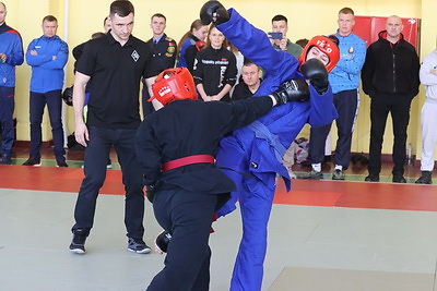 В Могилеве с участием девушек проходит чемпионат МВД по рукопашному бою