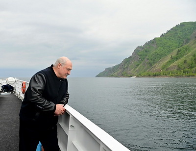 Лукашенко во время визита в Иркутск ознакомился с красотами озера Байкал