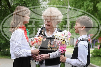 В Гродно в преддверии 9 мая поздравили ветерана ВОВ Валентину Баранову