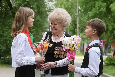 В Гродно в преддверии 9 мая поздравили ветерана ВОВ Валентину Баранову