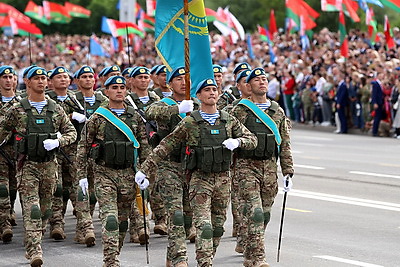 Военный парад в честь Дня Независимости прошел в Минске