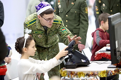 Масштабный новогодний праздник прошел в Минске