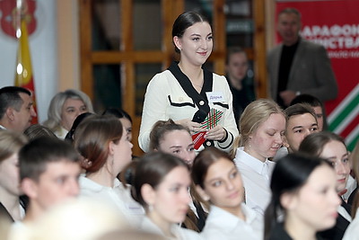 \"Нескучная НЕлекция\": в Пинске проходят встречи с молодежью