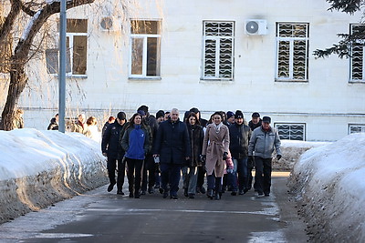 Основной и дублирующий экипажи ЭП-21 в Звездном городке торжественно проводили на Байконур